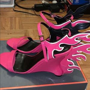 Hot Pink Fire 🔥 heels